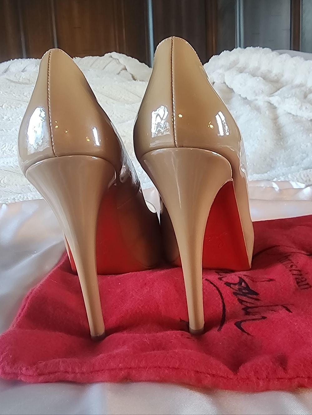 Christian Louboutin Nude Patent Leather Peep-Toe Pumps with Red Soles - Picture 7 of 9